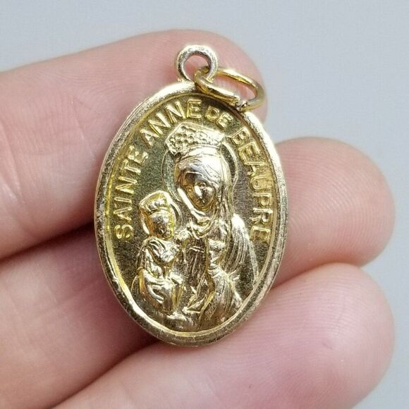 Vintage Saint Anne De Beaupre Gold Tone Oval Pendant Charm Medal, Religious - Picture 1 of 8